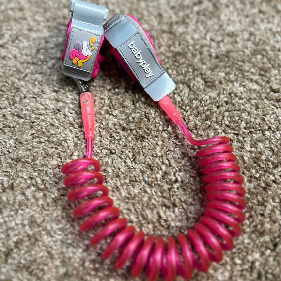 🌻Toddler Wrist leash. Great/new condition! Smoke free home!🌻 - Picture 1 of 1